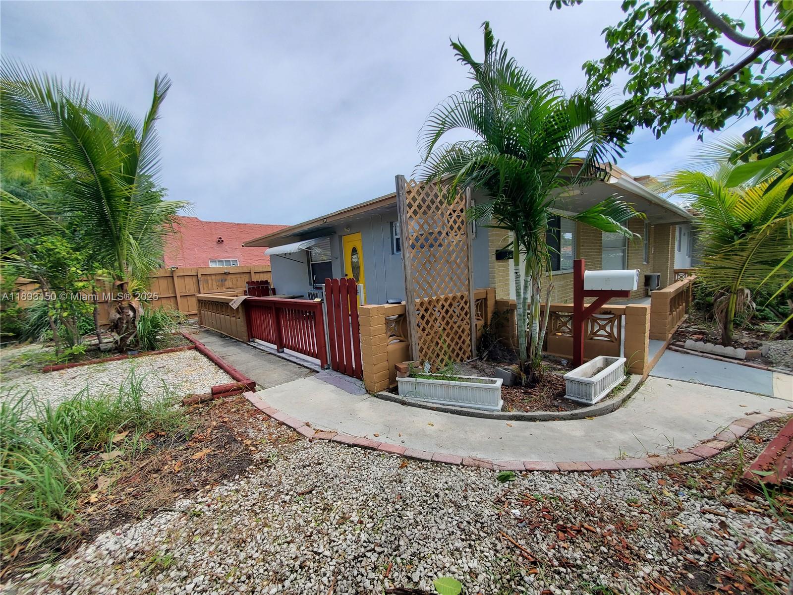 See details / 2120 sq. ft. $ 2025-10-09 0 Photo