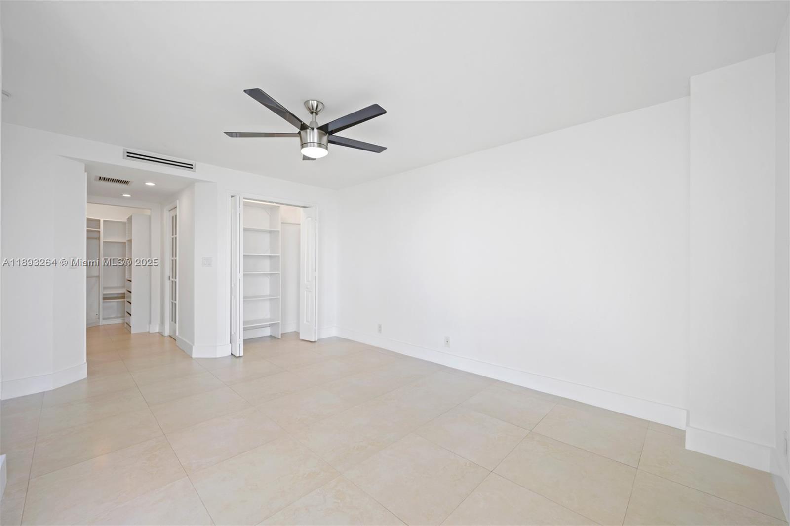 Photo of 20301 Country Club Dr  #1122, Aventura, Florida, 33180 - 