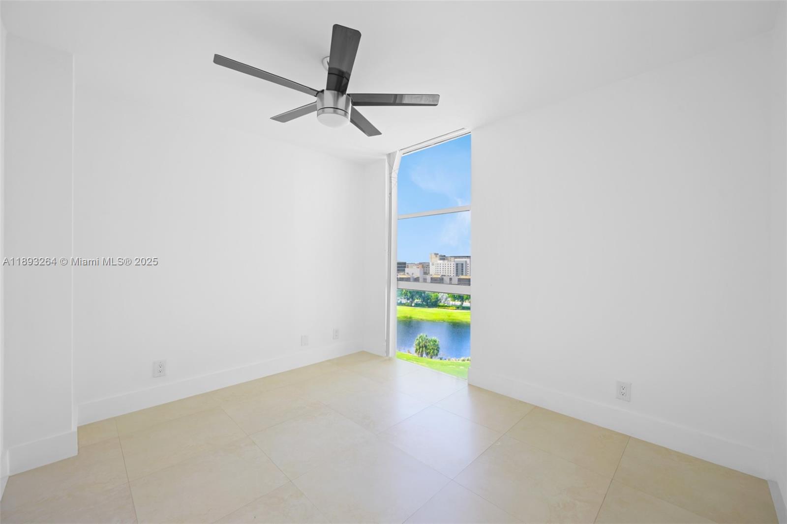 Photo of 20301 Country Club Dr  #1122, Aventura, Florida, 33180 - 