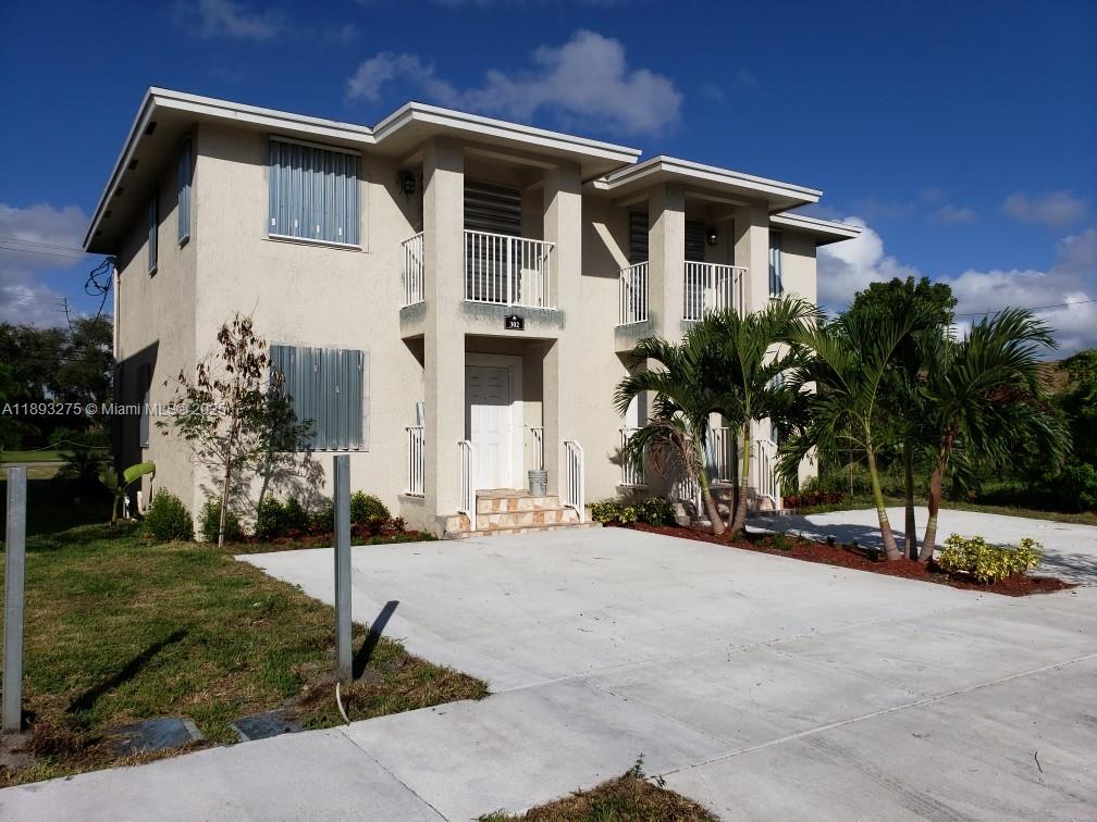 See details / 2400 sq. ft. $ 2025-10-09 0 Photo