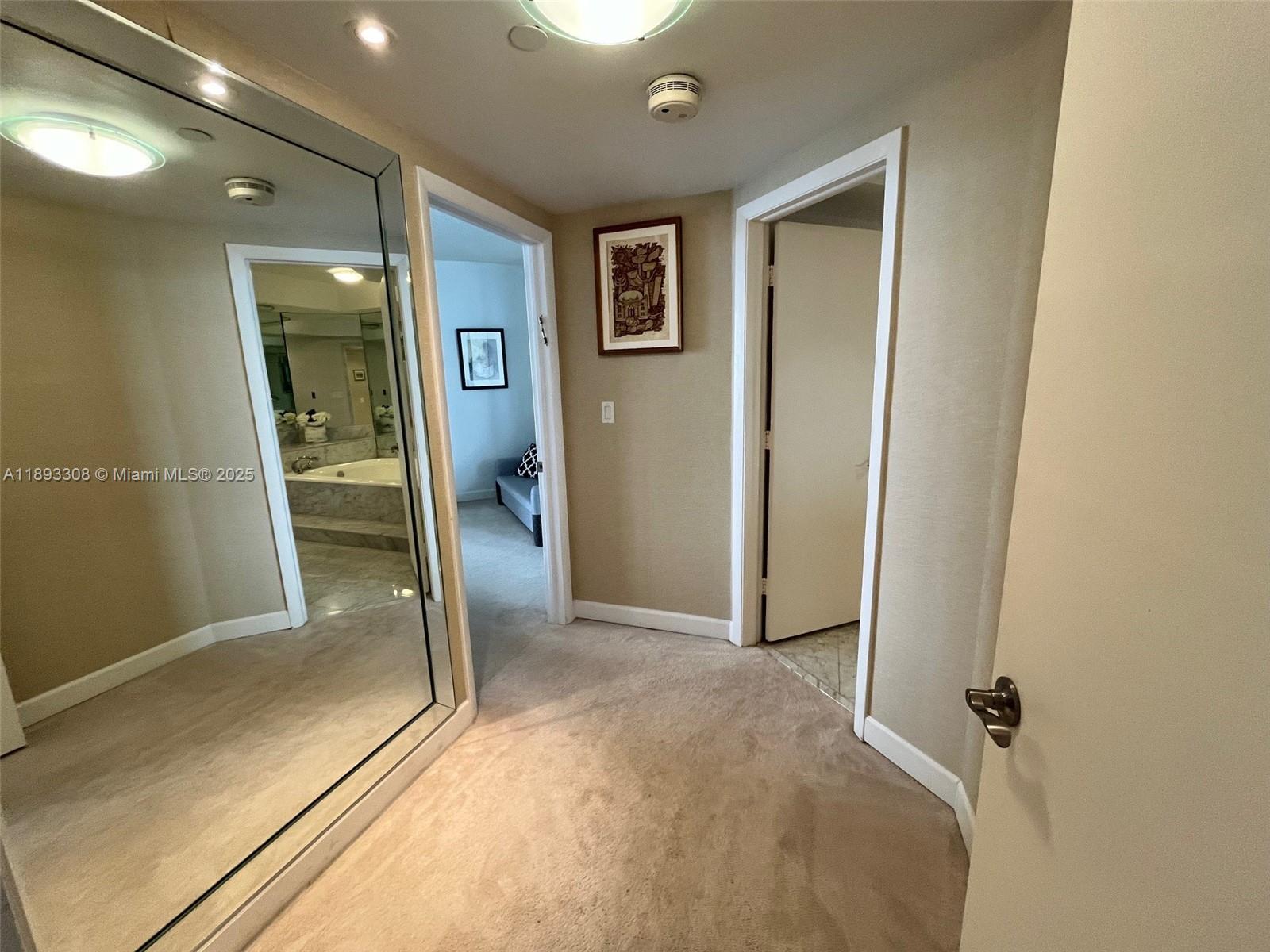 1905 1 / 2 1235 sq. ft. $ 2025-10-09 0 Photo