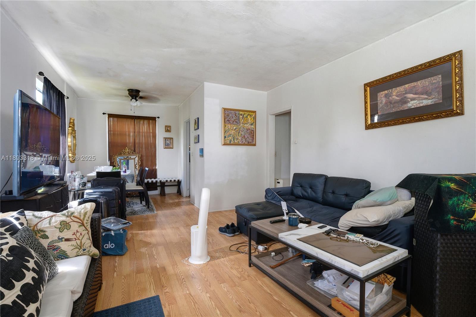   /  3000 sq. ft. $ 2025-10-09 0 foto