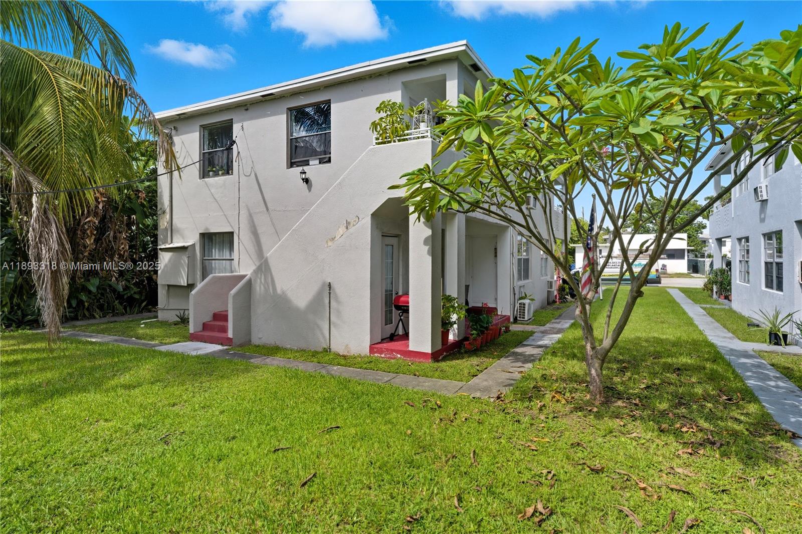   /  3000 sq. ft. $ 2025-10-09 0 foto
