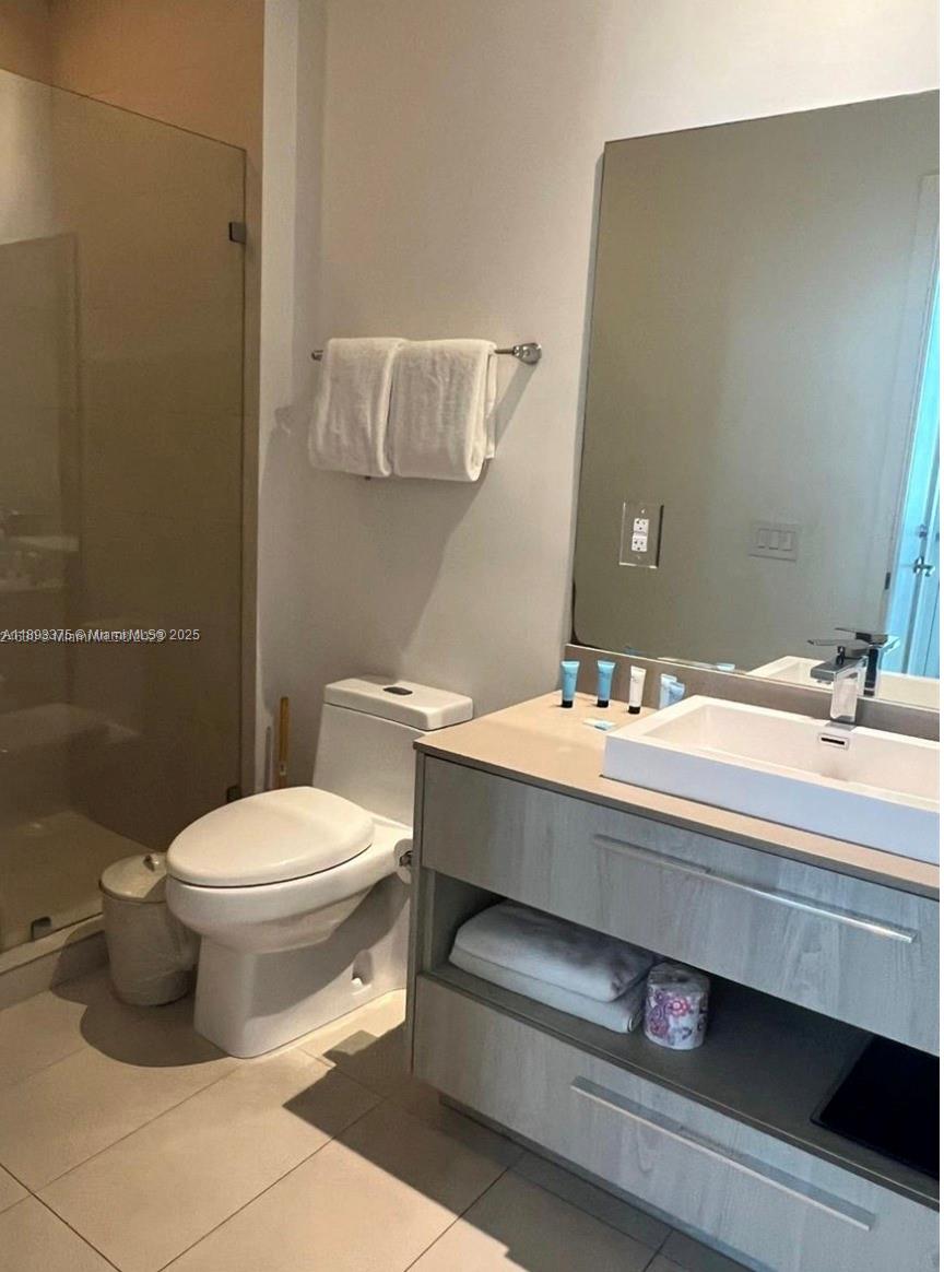 See details 405 1 / 1 701 sq. ft. $ 2025-10-14 0 Photo