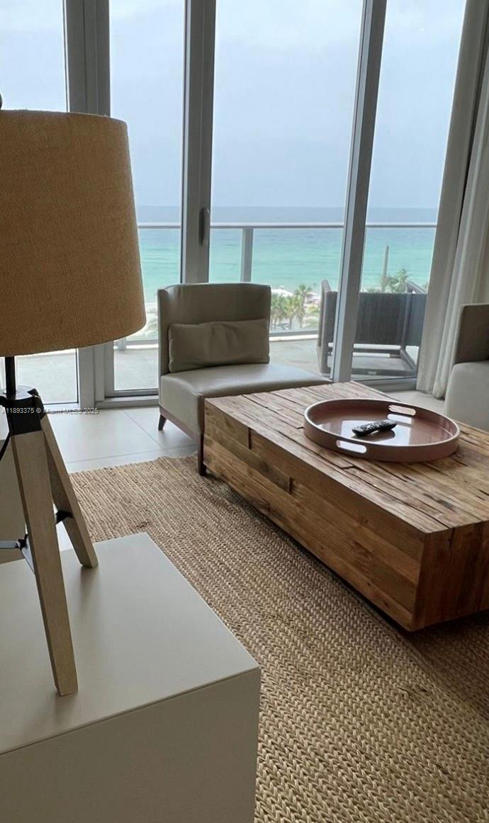 See details 405 1 / 1 701 sq. ft. $ 2025-10-14 0 Photo