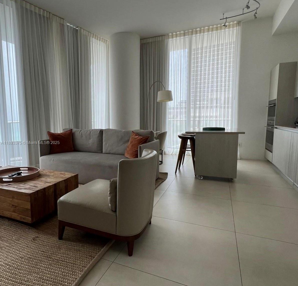 See details 405 1 / 1 701 sq. ft. $ 2025-10-14 0 Photo