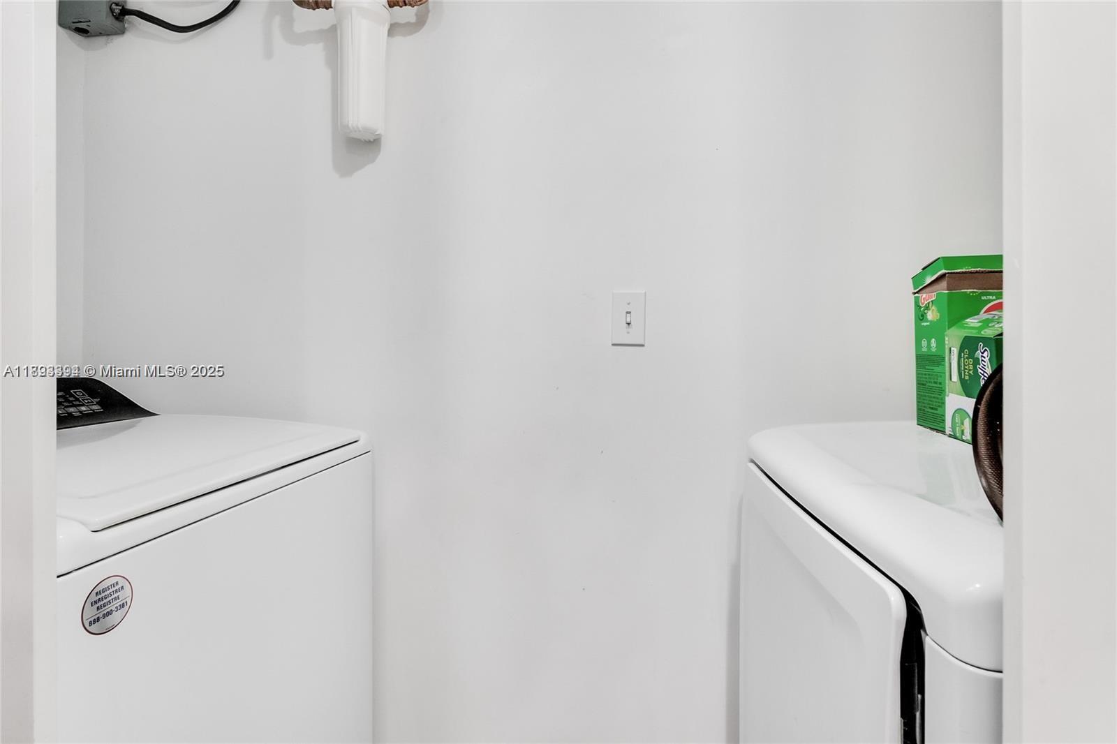  /  2072 sq. ft. $ 2025-10-09 0 foto