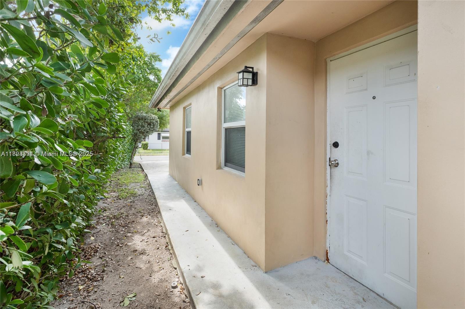   /  2072 sq. ft. $ 2025-10-09 0 foto