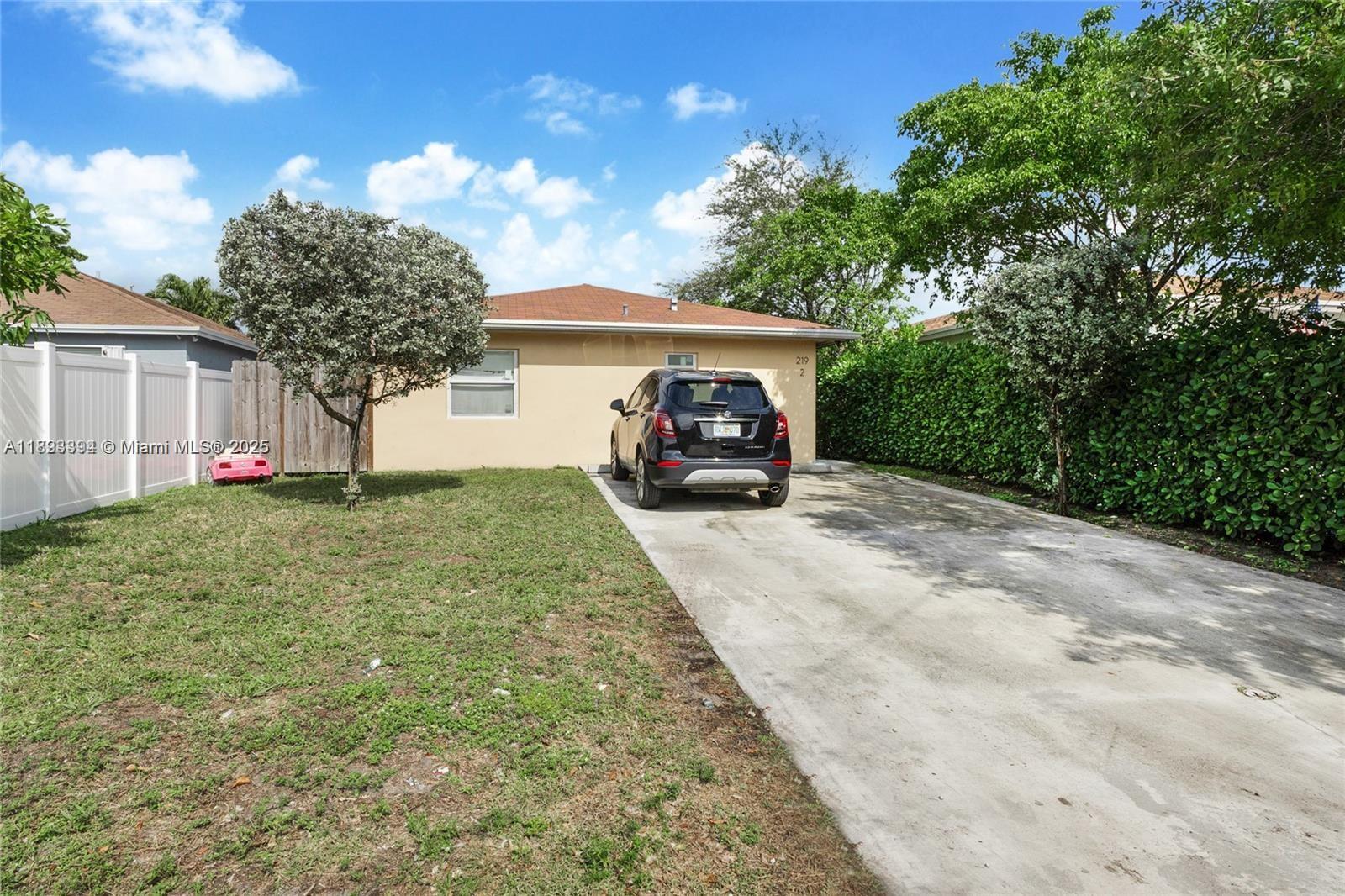   /  2072 sq. ft. $ 2025-10-09 0 foto