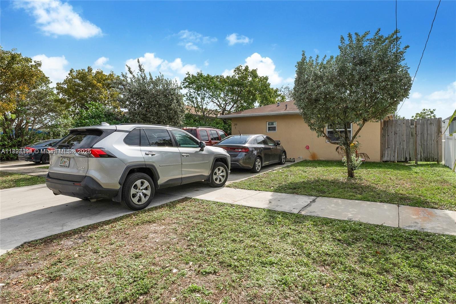  /  2072 sq. ft. $ 2025-10-09 0 foto