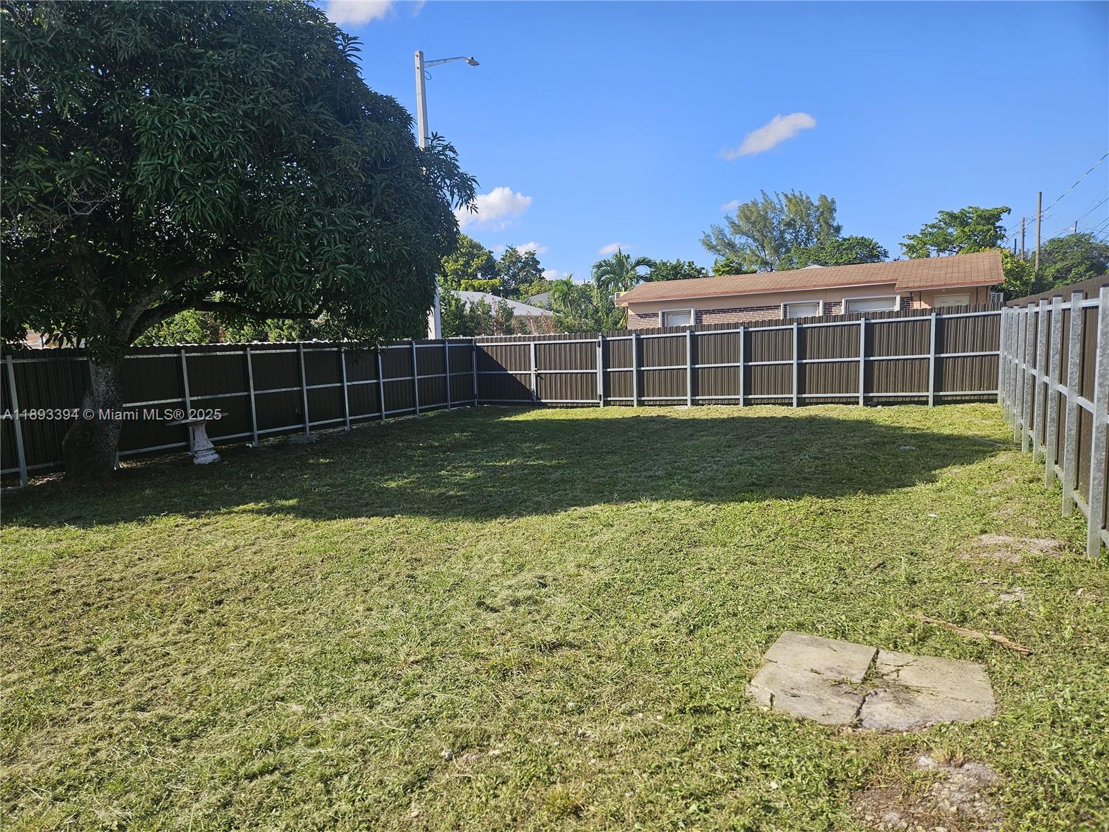See details / 2072 sq. ft. $ 2025-10-09 0 Photo