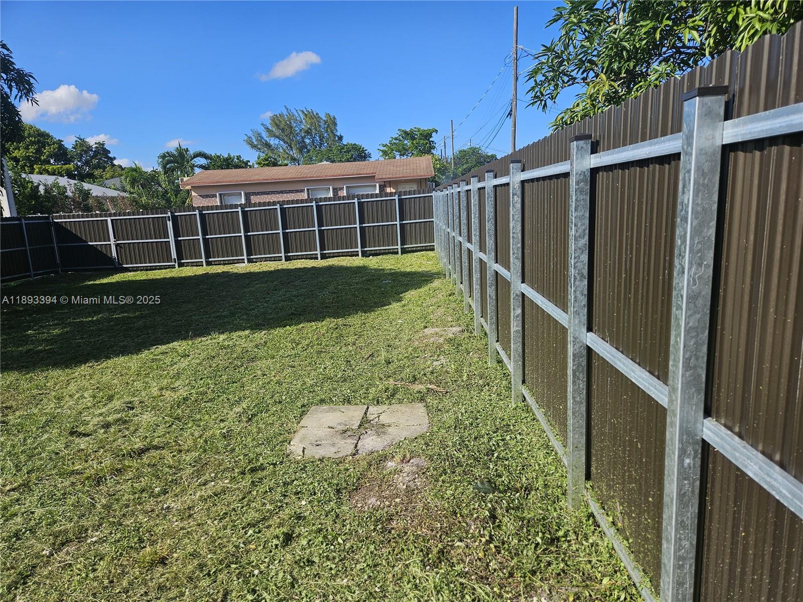 See details / 2072 sq. ft. $ 2025-10-09 0 Photo