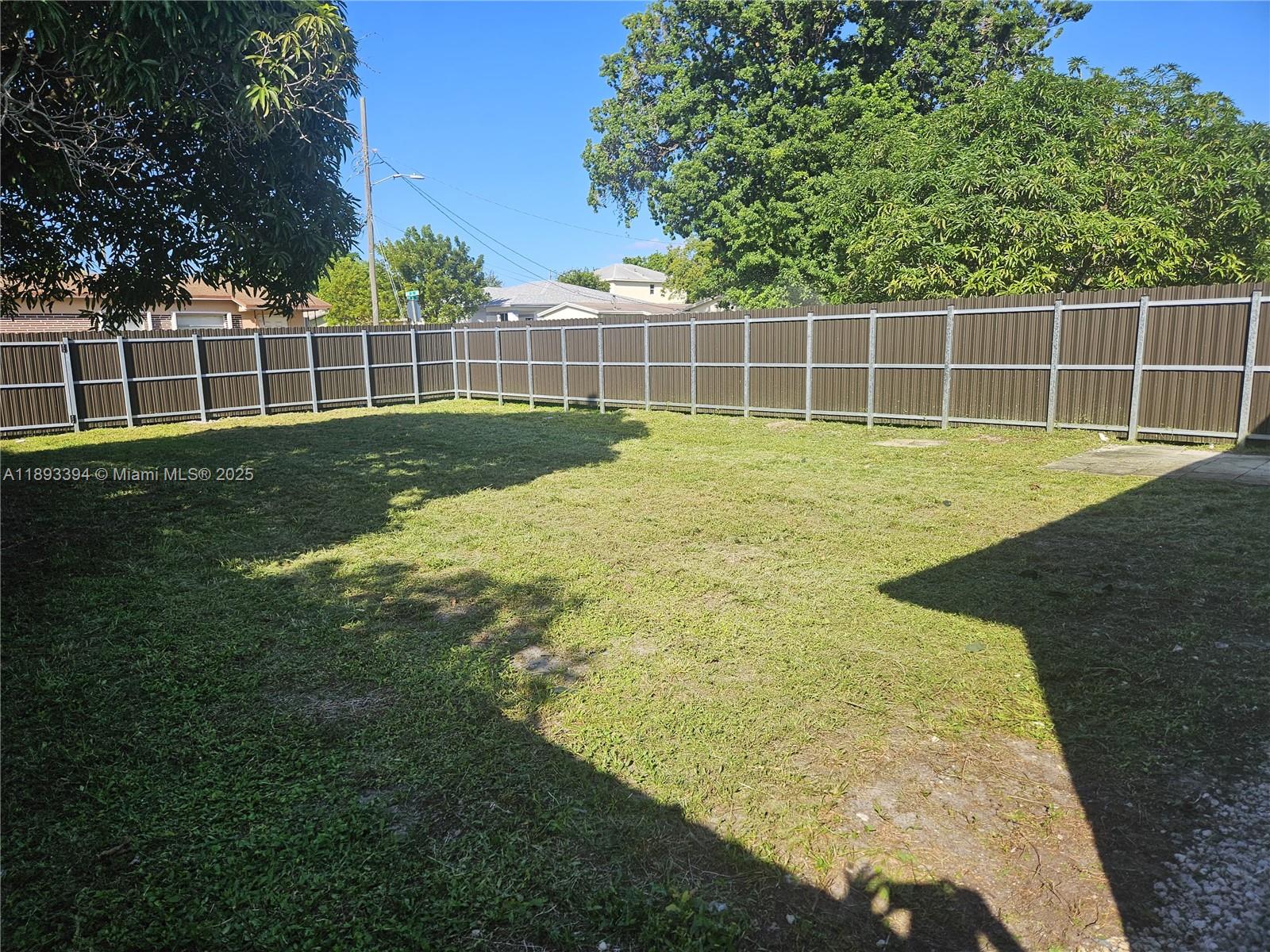 See details / 2072 sq. ft. $ 2025-10-09 0 Photo