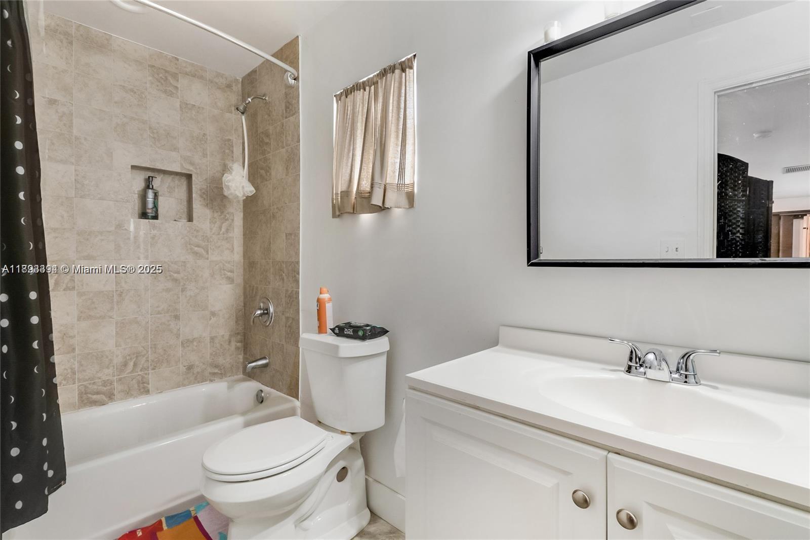   /  2072 sq. ft. $ 2025-10-09 0 foto