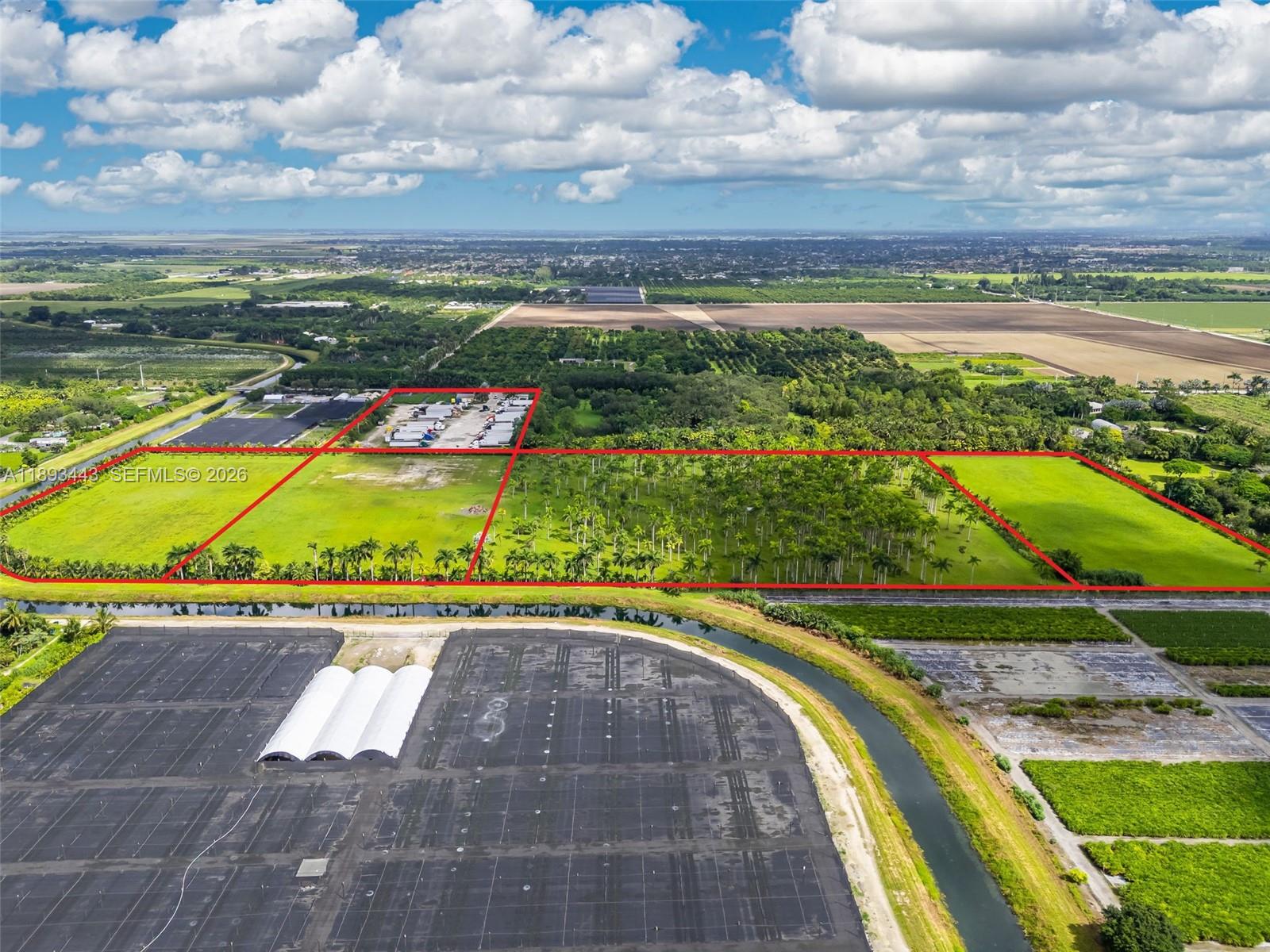   /   sq. ft. $ 2025-10-17 0 foto