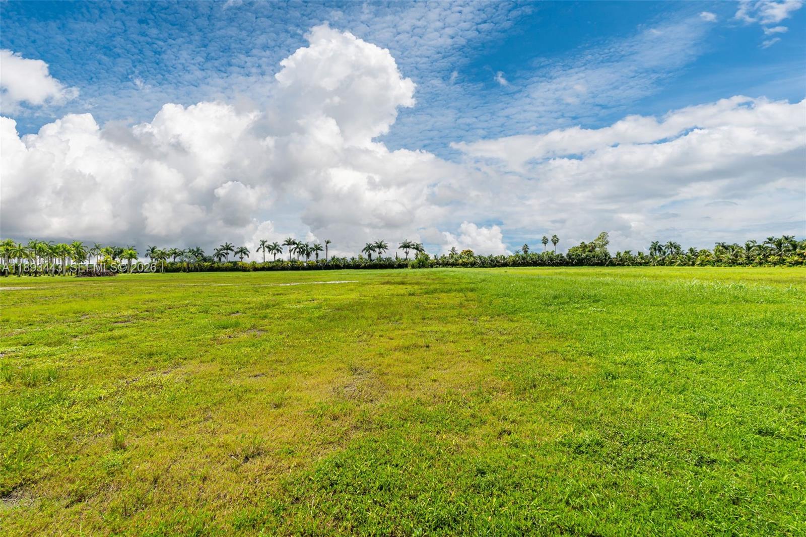   /   sq. ft. $ 2025-10-17 0 foto