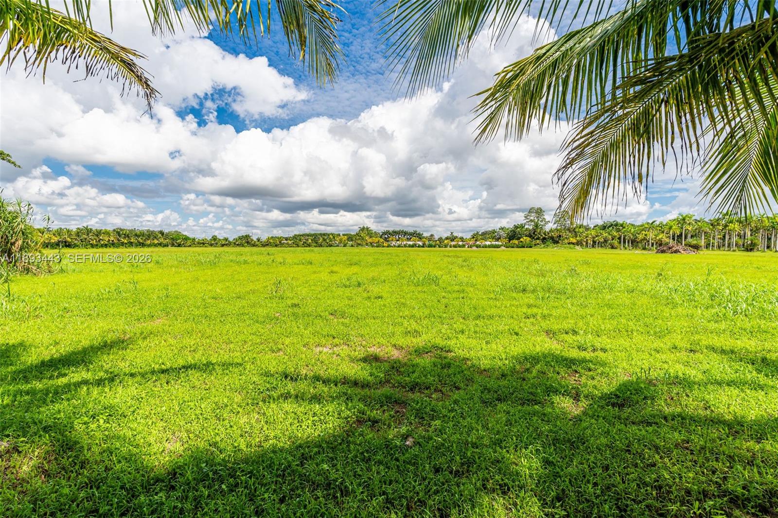   /   sq. ft. $ 2025-10-17 0 foto