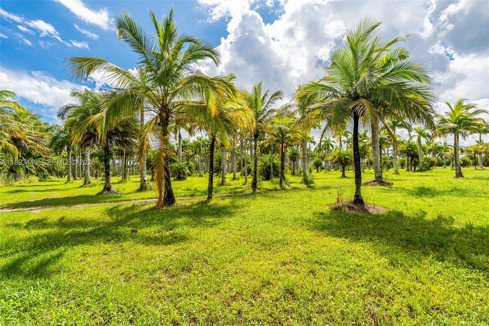   /   sq. ft. $ 2025-10-17 0 foto