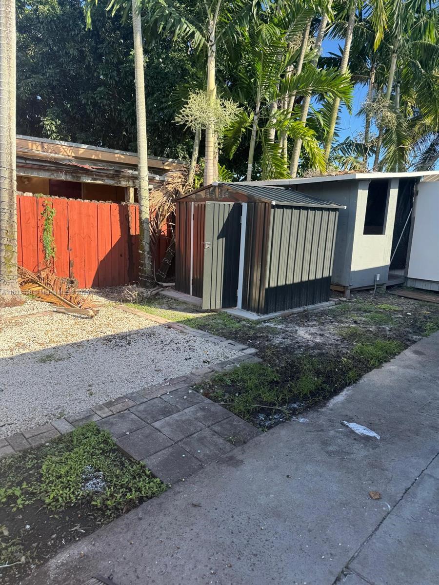   /  2340 sq. ft. $ 2025-10-09 0 foto