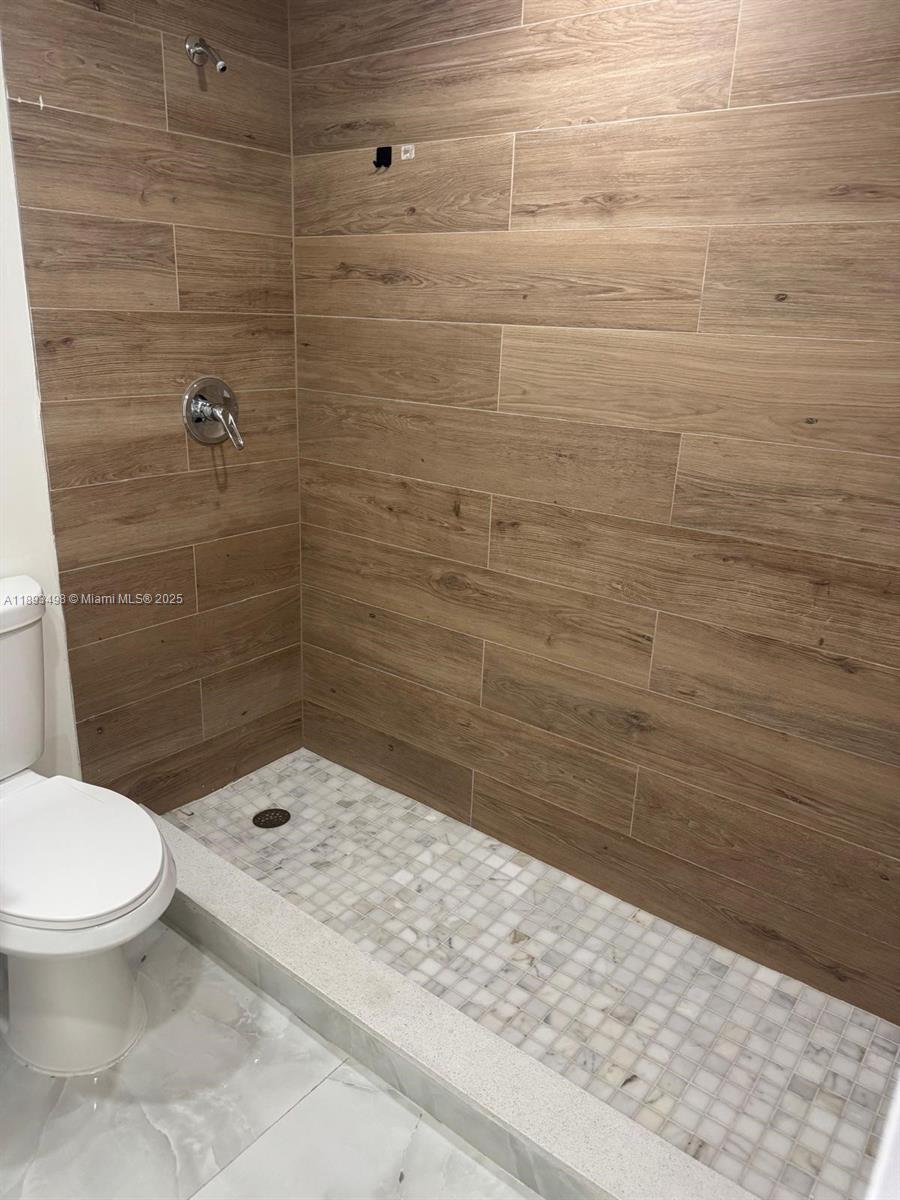   /  2340 sq. ft. $ 2025-10-09 0 foto