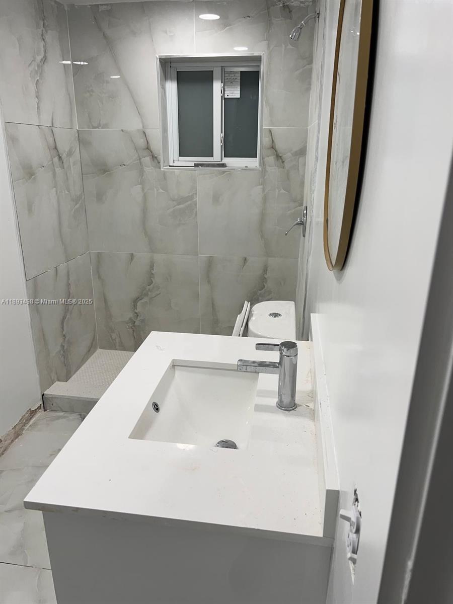   /  2340 sq. ft. $ 2025-10-09 0 foto