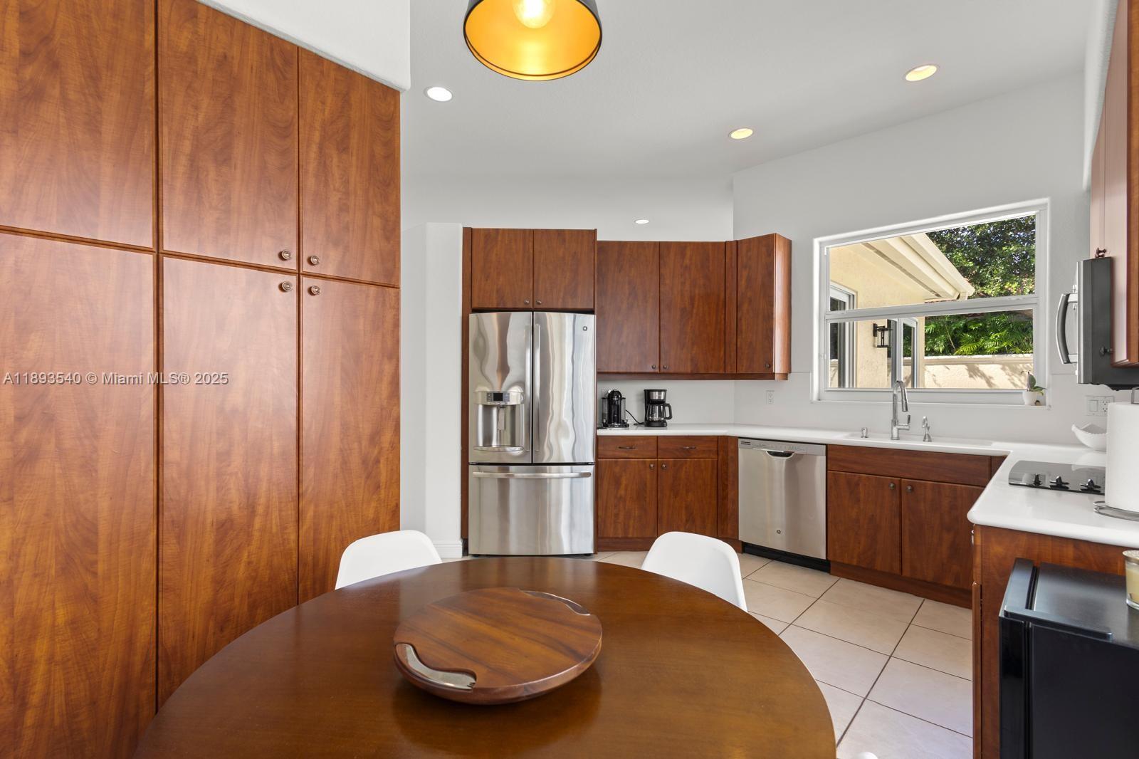 Photo of 1408 Mariner Way  (1408), Hollywood, Florida, 33019 - 