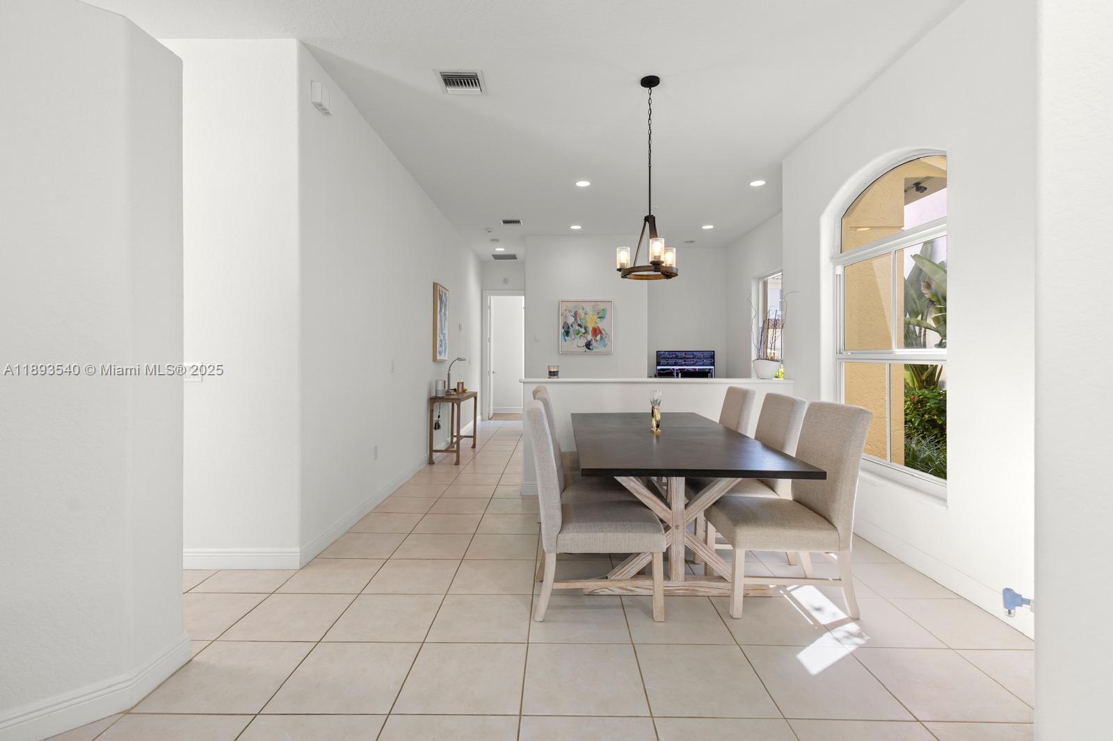 Photo of 1408 Mariner Way  (1408), Hollywood, Florida, 33019 - 