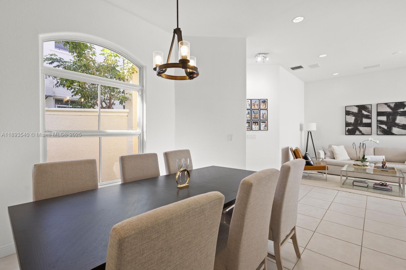 Photo of 1408 Mariner Way  (1408), Hollywood, Florida, 33019 - 