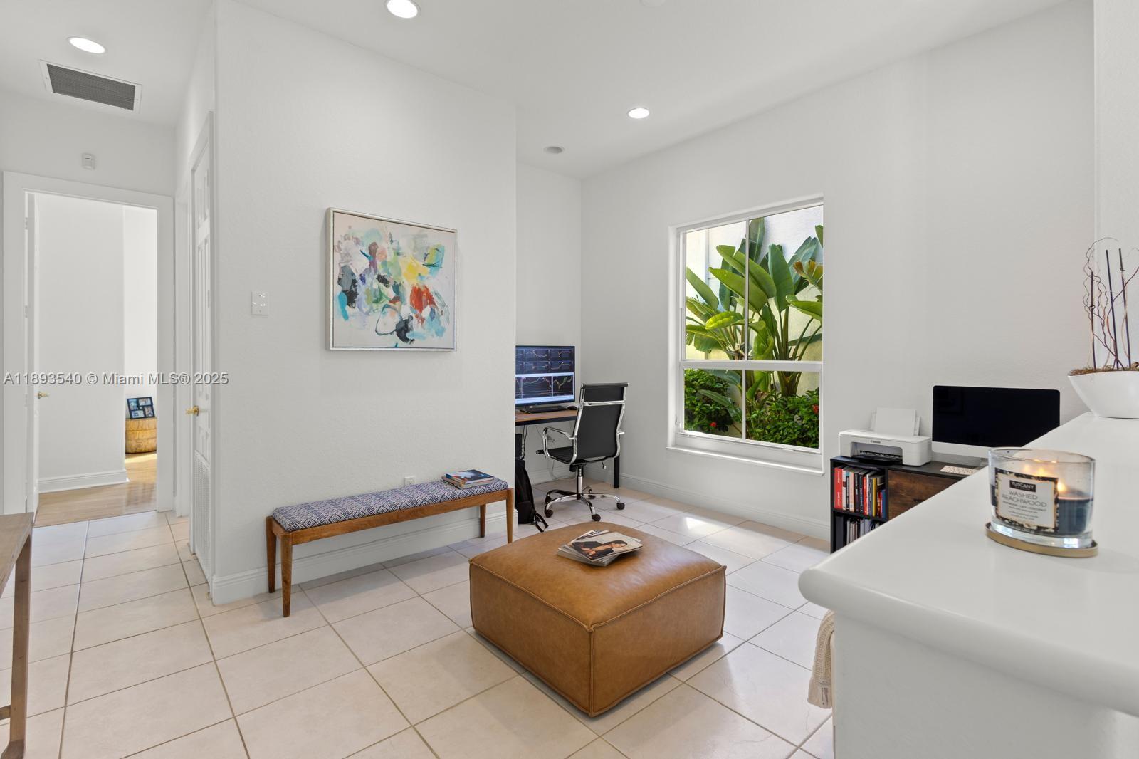 Photo of 1408 Mariner Way  (1408), Hollywood, Florida, 33019 - 