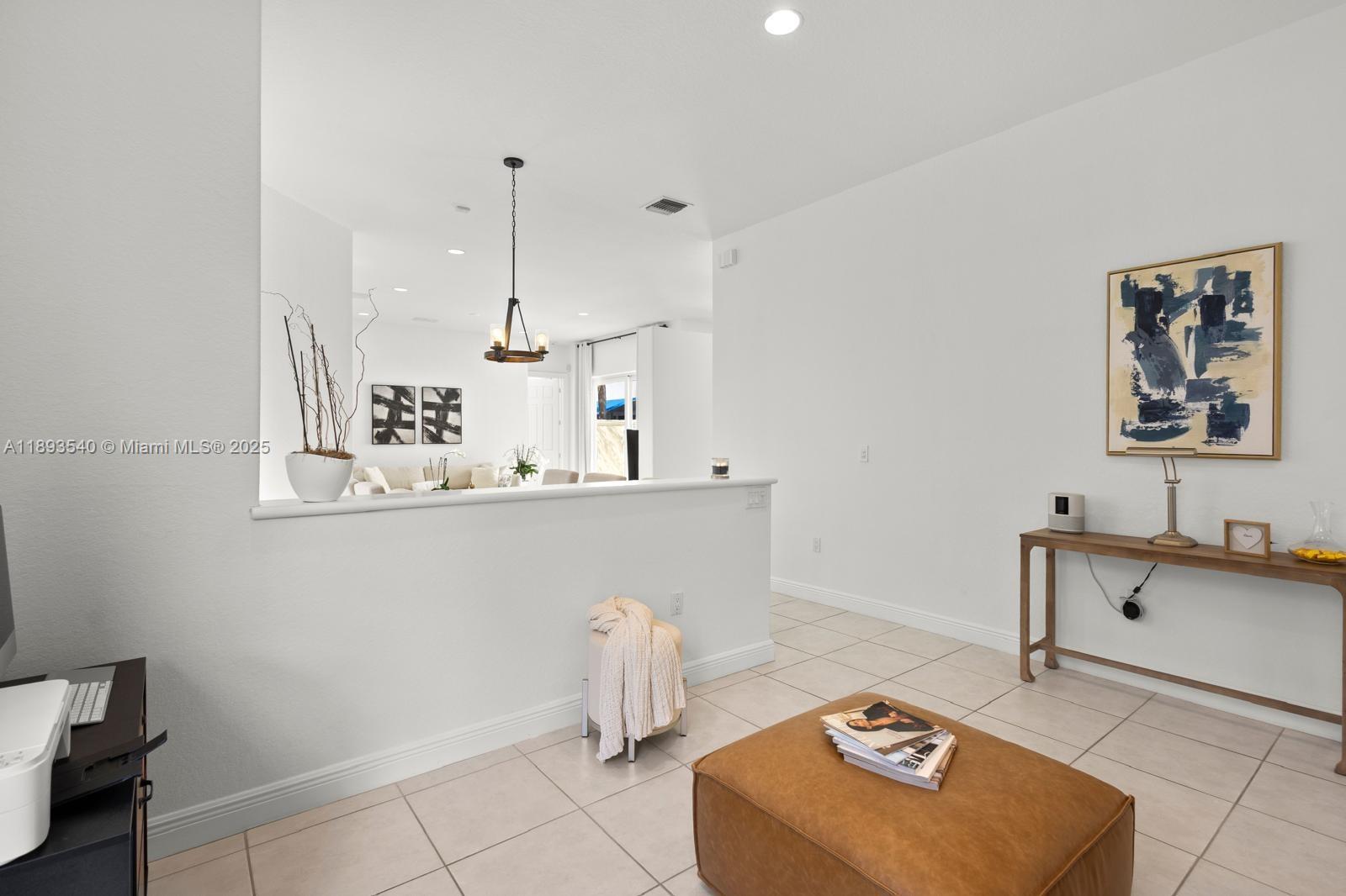 Photo of 1408 Mariner Way  (1408), Hollywood, Florida, 33019 - 