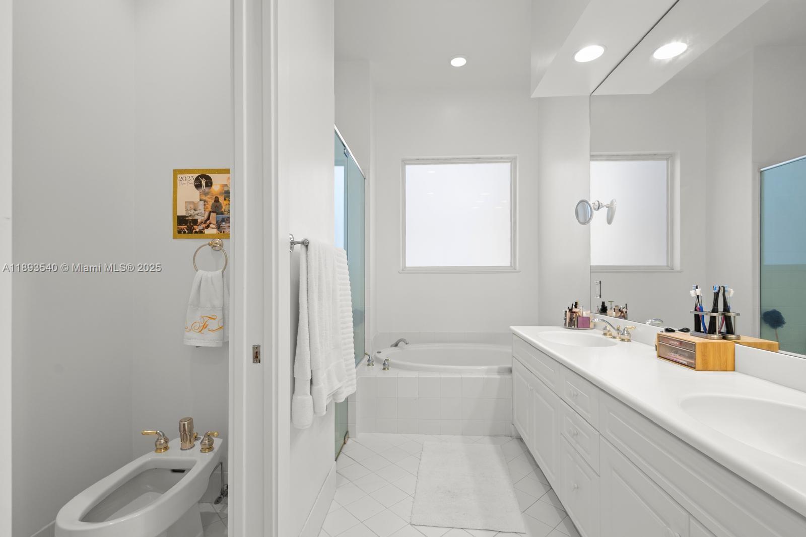 Photo of 1408 Mariner Way  (1408), Hollywood, Florida, 33019 - 