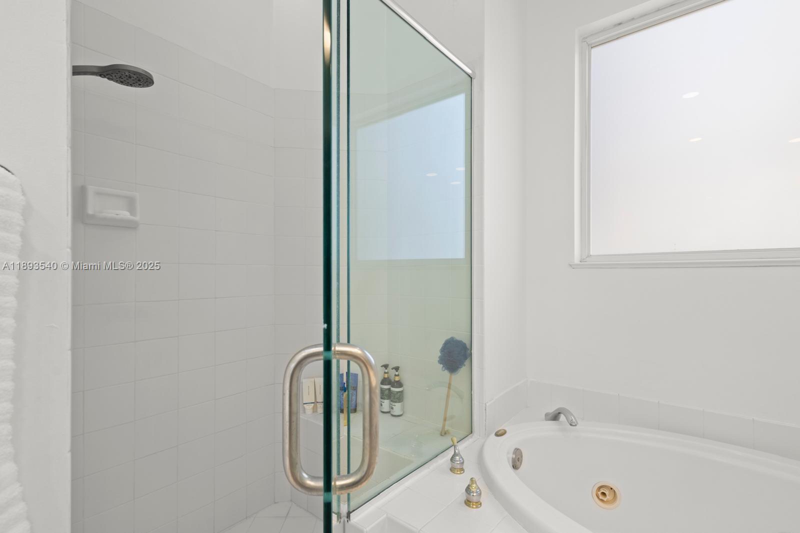 Photo of 1408 Mariner Way  (1408), Hollywood, Florida, 33019 - 