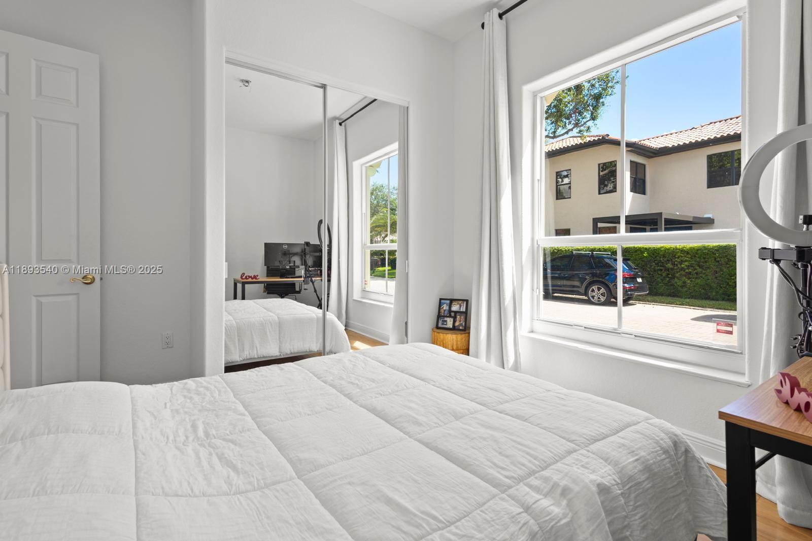 Photo of 1408 Mariner Way  (1408), Hollywood, Florida, 33019 - 