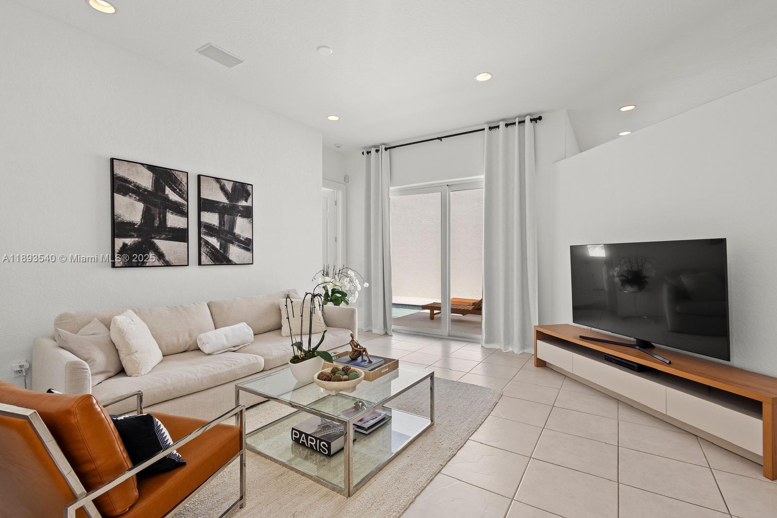 Photo of 1408 Mariner Way  (1408), Hollywood, Florida, 33019 - 