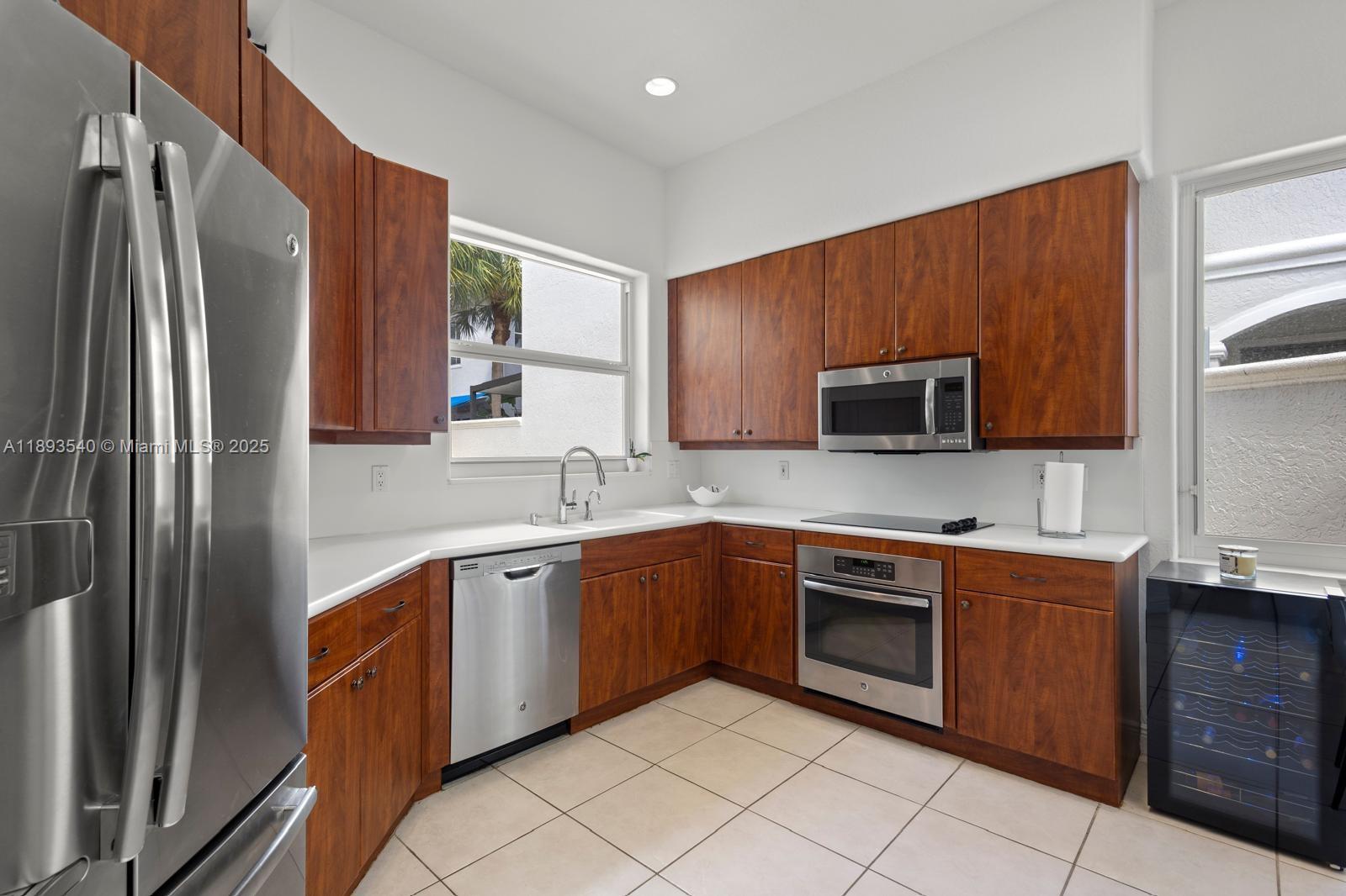 Photo of 1408 Mariner Way  (1408), Hollywood, Florida, 33019 - 