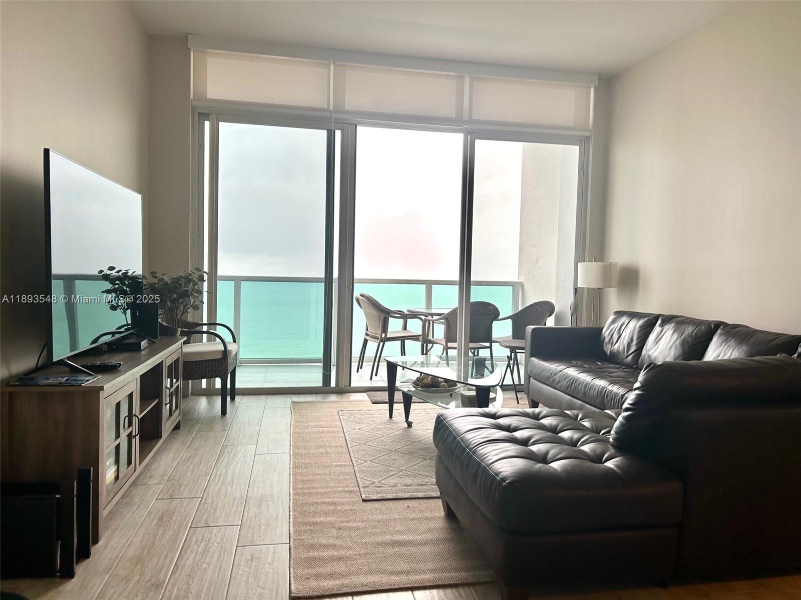 Ver detalles PH08 2 / 2 1357 sq. ft. $ 2025-10-09 0 foto