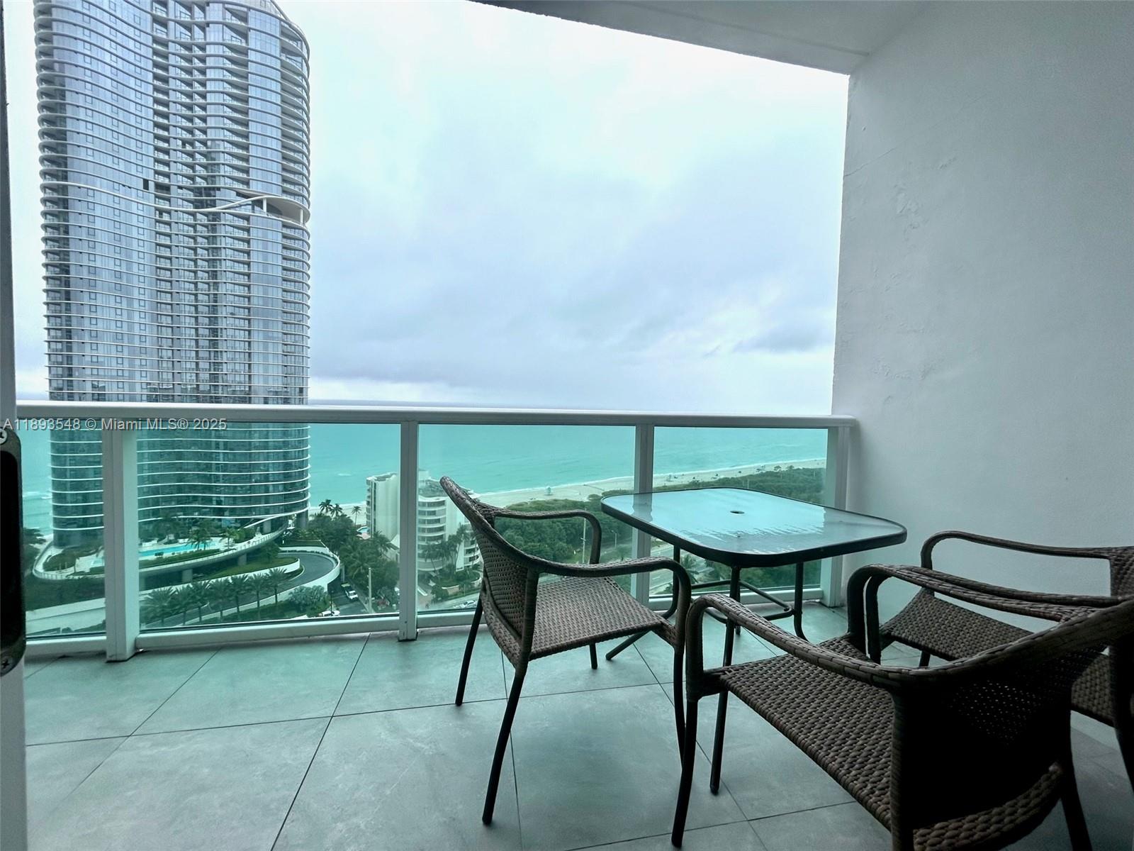 Ver detalles PH08 2 / 2 1357 sq. ft. $ 2025-10-09 0 foto