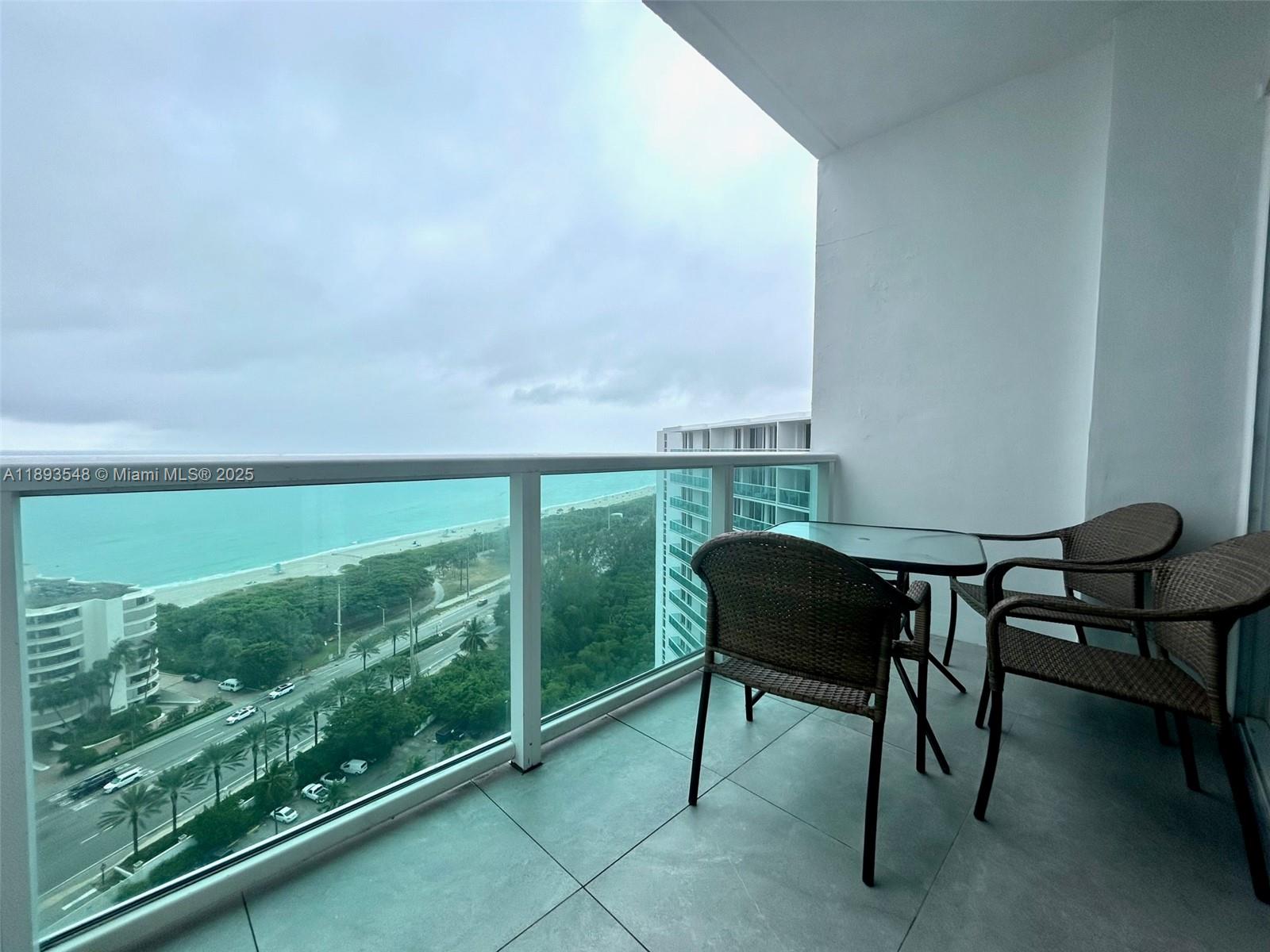 Ver detalles PH08 2 / 2 1357 sq. ft. $ 2025-10-09 0 foto