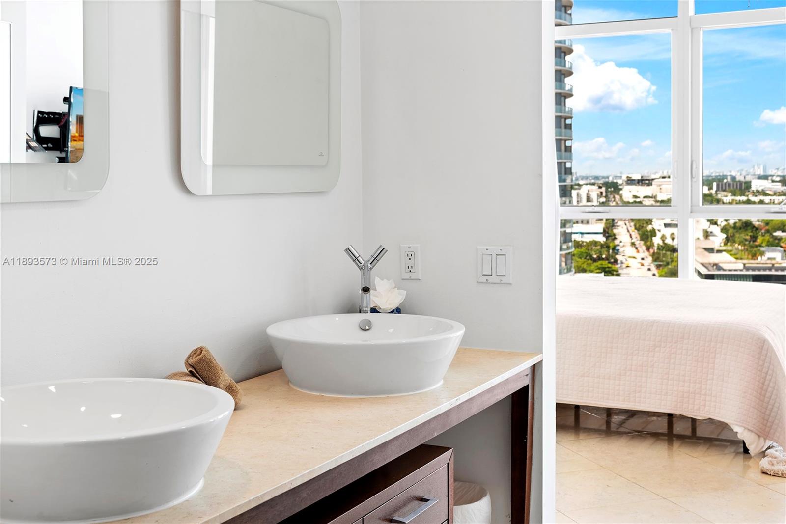 Photo of 450 Alton Rd  #1708, Miami Beach, Florida, 33139 - 