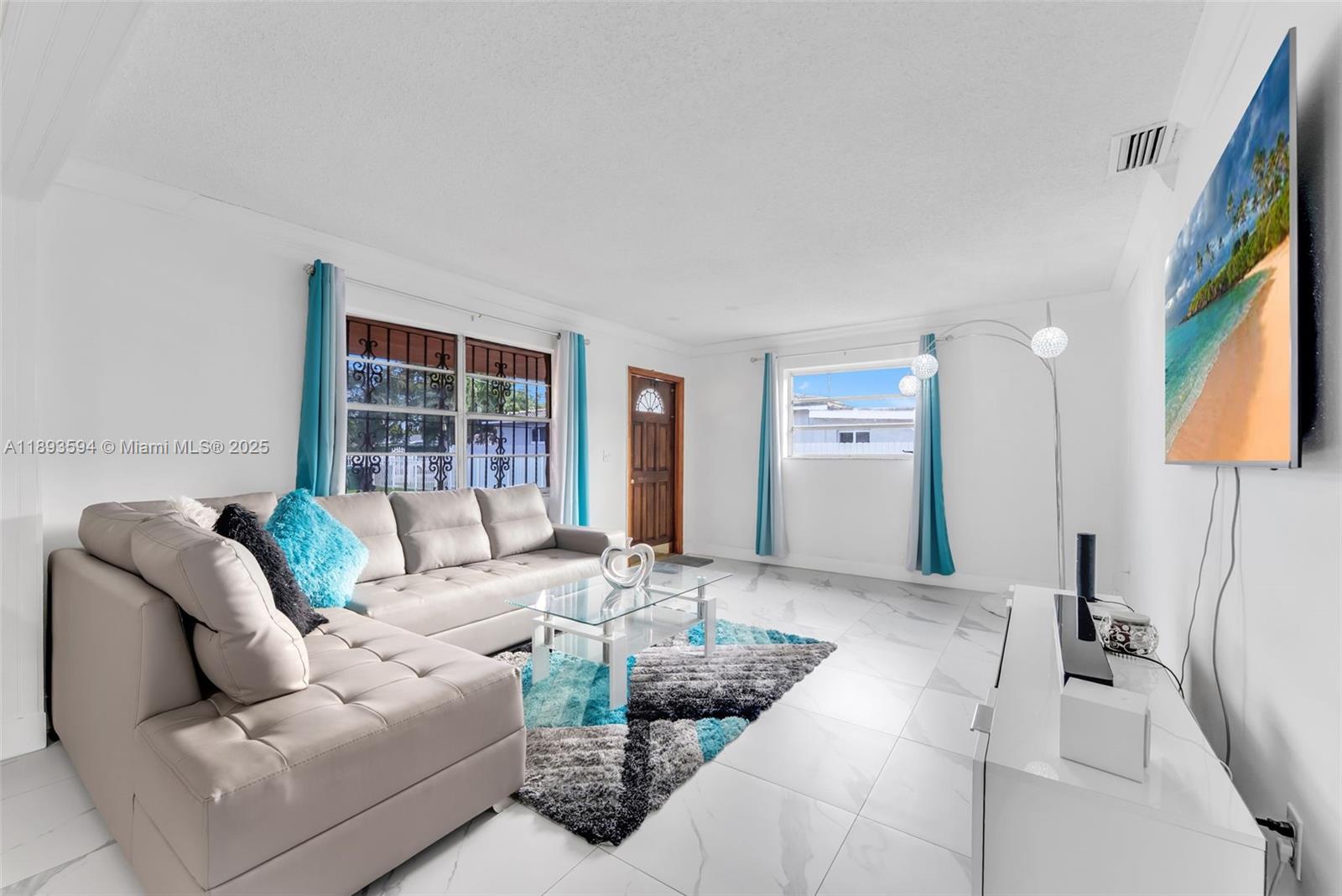   /  3628 sq. ft. $ 2025-10-09 0 foto