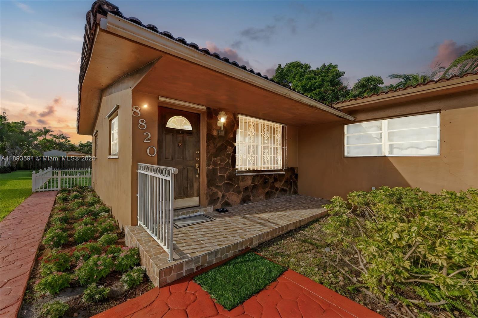  /  3628 sq. ft. $ 2025-10-09 0 foto