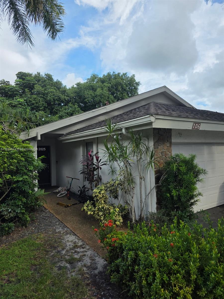 106 3 / 2 1695 sq. ft. $ 2025-10-09 0 Photo
