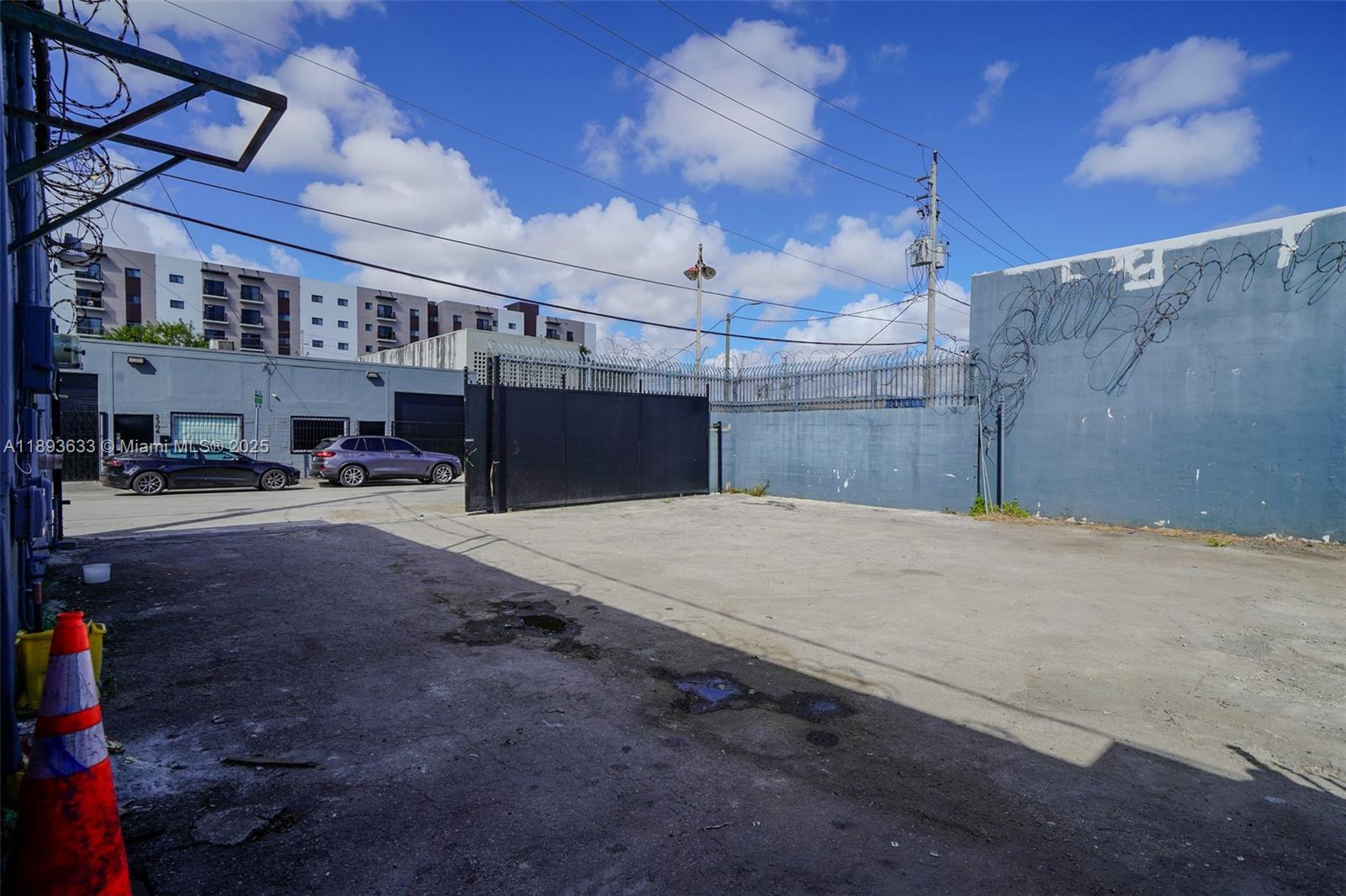 See details / sq. ft. $ 2025-10-09 0 Photo