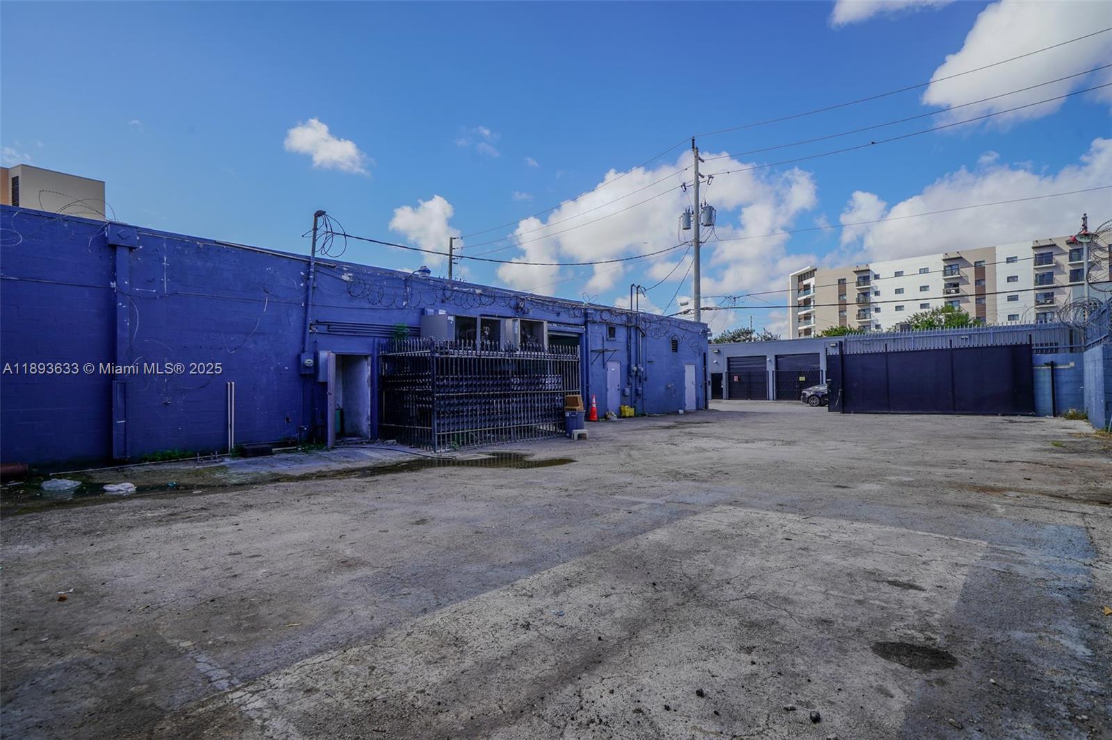See details / sq. ft. $ 2025-10-09 0 Photo