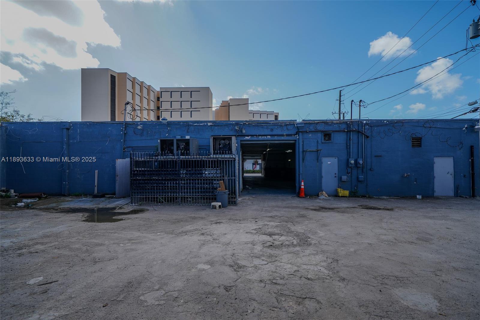 See details / sq. ft. $ 2025-10-09 0 Photo