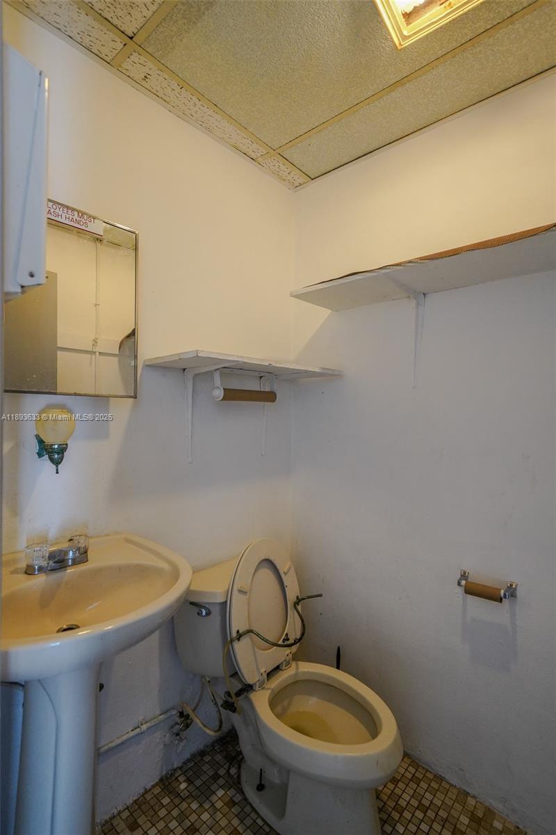 See details / sq. ft. $ 2025-10-09 0 Photo