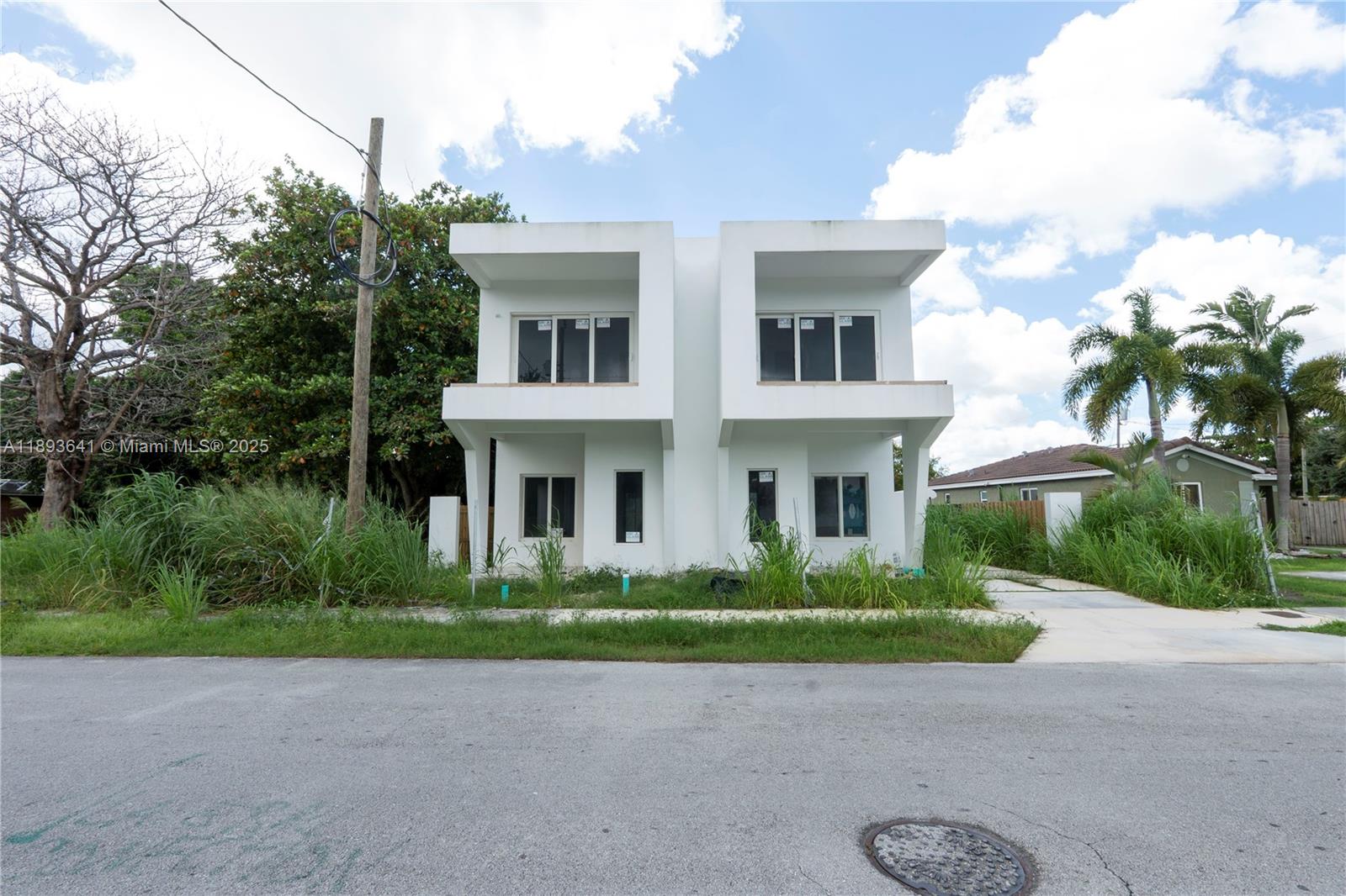   /  39800 sq. ft. $ 2025-10-09 0 foto