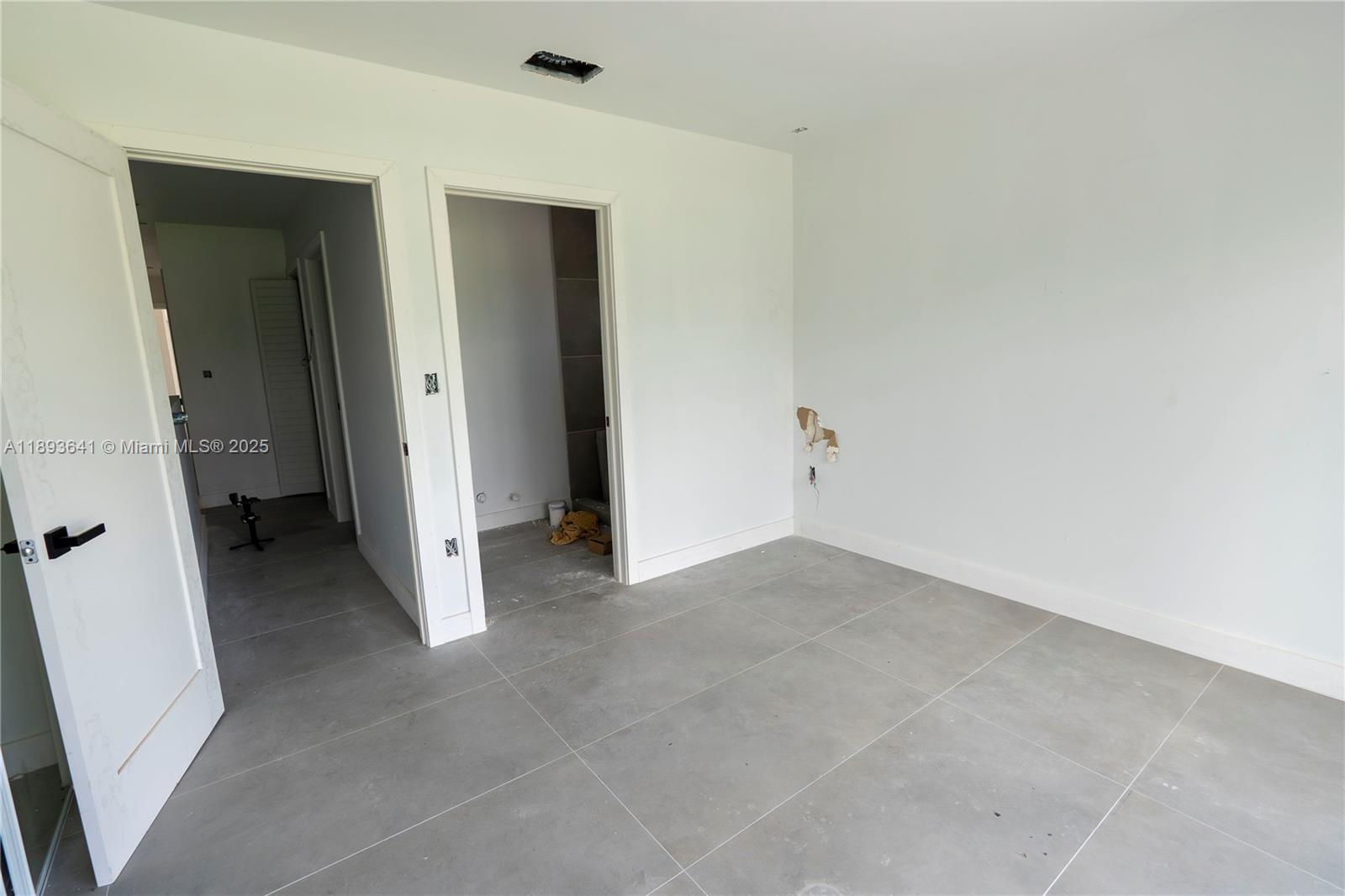  /  39800 sq. ft. $ 2025-10-09 0 foto