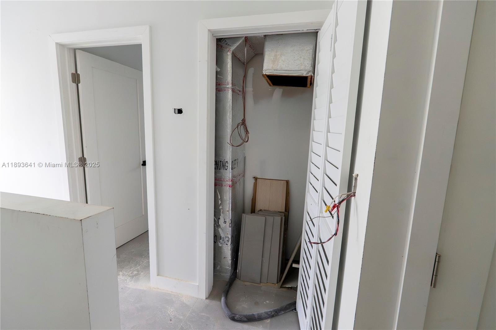   /  39800 sq. ft. $ 2025-10-09 0 foto