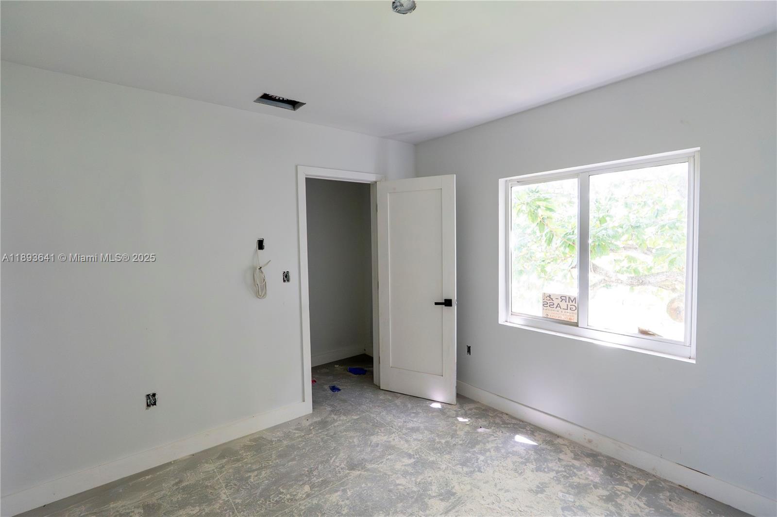   /  39800 sq. ft. $ 2025-10-09 0 foto